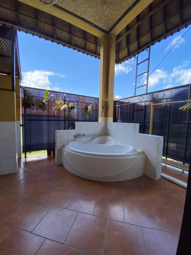 Bathroom 7