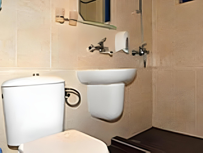 Bathroom 4, Fenix Family Hotel, Blagoevgrad