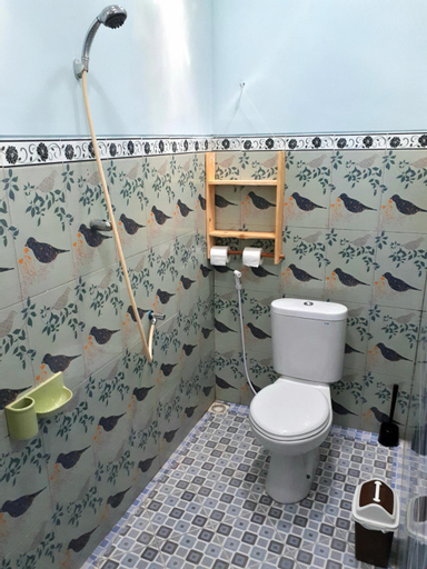 Bathroom 10