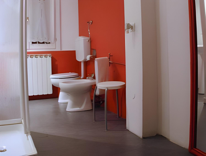 Bathroom 3, Agora Residenza, Mantua