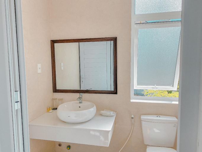 Bathroom 7
