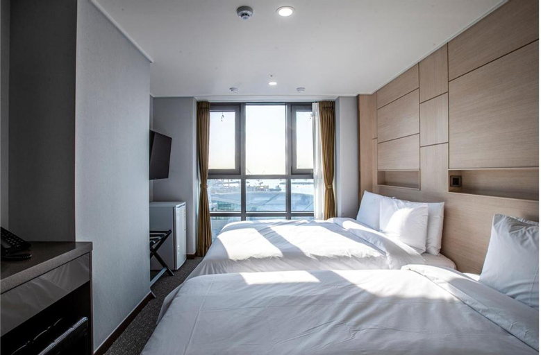 Bedroom 12