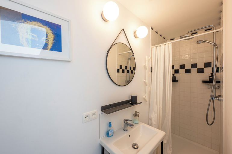 Bathroom 3, Stylish 3 Bd 3 Bath Duplex In Brussels, Bruxelles