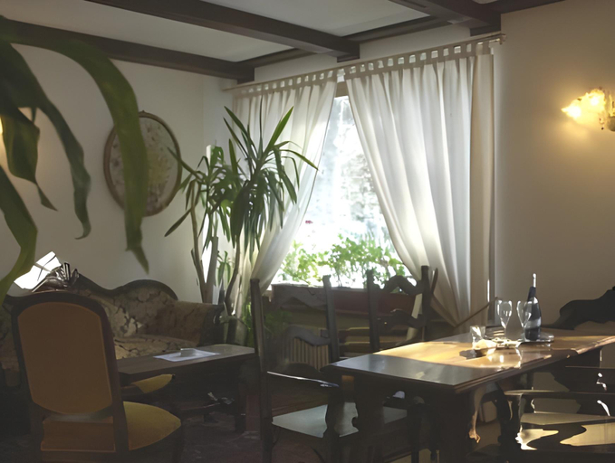 Others 5, Jolly Residence, Sondrio