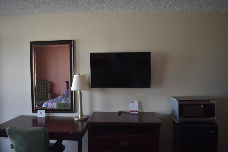 Others 4, Royal Inn, Washington