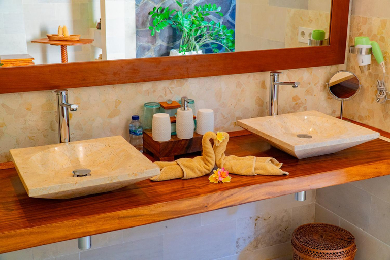 Bathroom 1, Villa Dayak, Badung