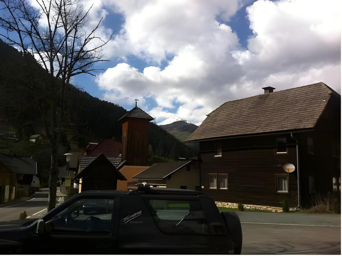Exterior & Views