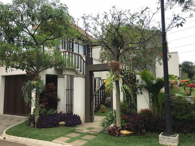 Exterior 1