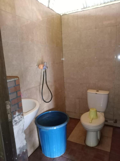 Bathroom 10