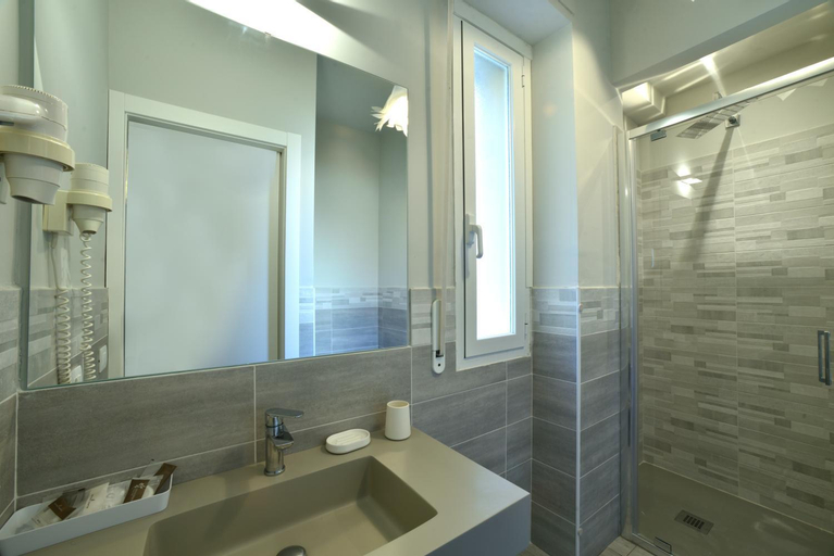 Bathroom 10