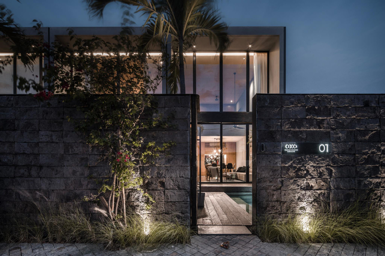 Exterior 3