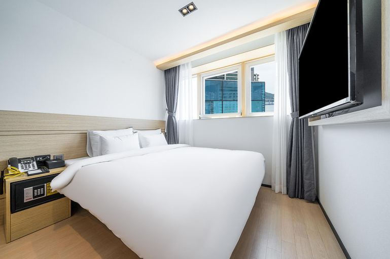 Bedroom 23