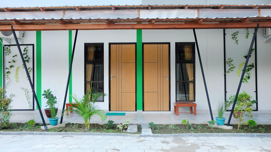 Exterior 7