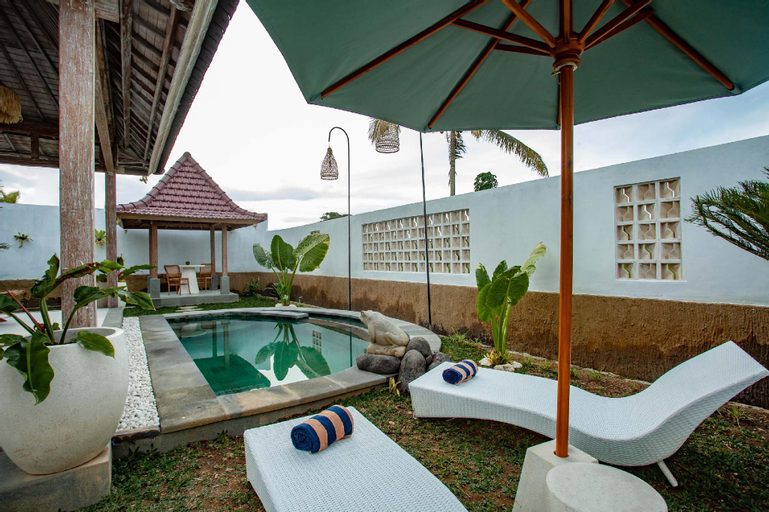 Swimming Pool 12