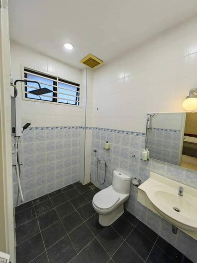 Bathroom 11