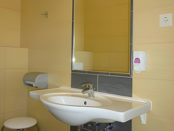 Bathroom 2, Hotel Paprika, Mosonmagyaróvár