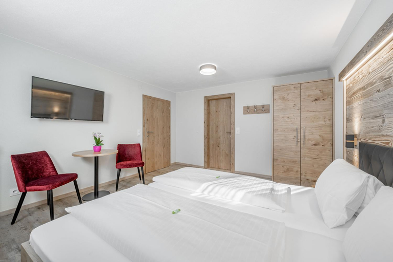 Bedroom 28