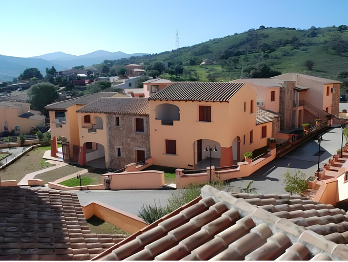 Others 2, Residence Li Troni, Nuoro