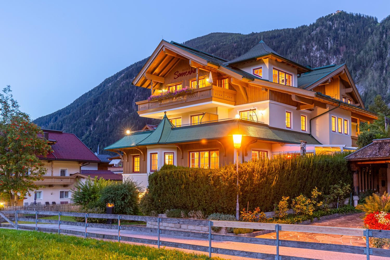 Exterior & Views 1, Apparthotel Sonnenhof, Schwaz