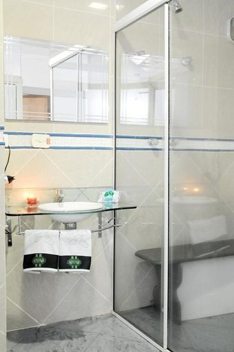 Bathroom 5