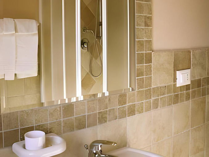 Bathroom 2, Fiumicino Inn Airport, Roma