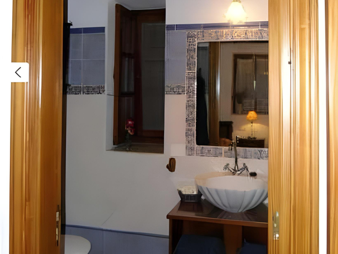 Bathroom 4, Finca El Picacho Apartments in the countryside 2 Km from the beach, Santa Cruz de Tenerife
