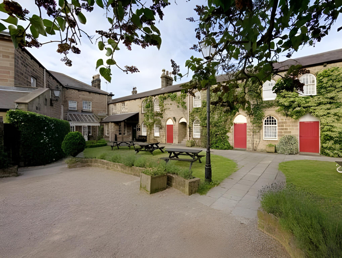 Others 5, The Boar's Head, North Yorkshire