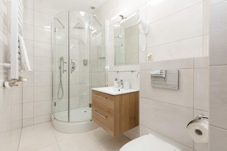 Bathroom 2, Villa Nadzieja, Kamień