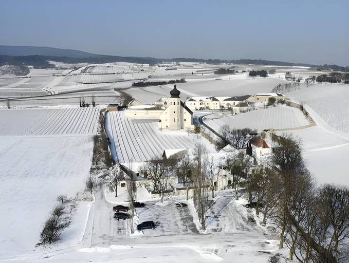 Others 5, Freigut Thallern, Mödling