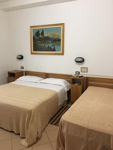Bedroom 3, Hotel Dora, Torino