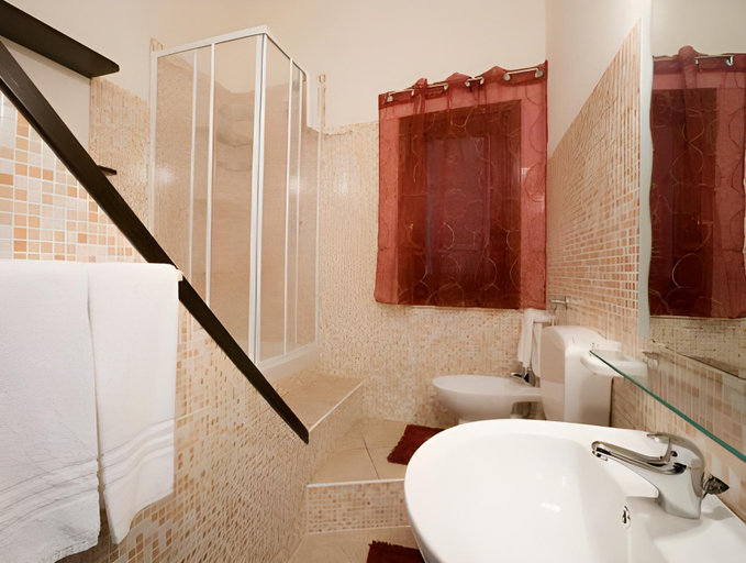 Bathroom 3, Mareluna Residence, Trapani
