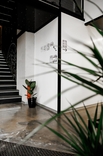 Others 4, Capsule Hotel Constellation 91, L'vivs'ka