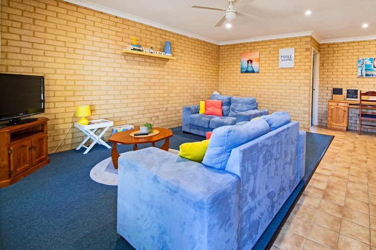 Others 4, Comfortable Central Unit, Geraldton