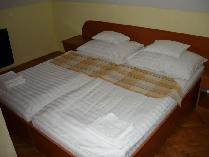 Bedroom 2, Ezustfenyo Hotel, Abaúj–Hegyközi
