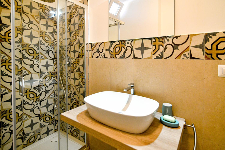 Bathroom 3, Villa Laura Charme Apartments, Syracuse