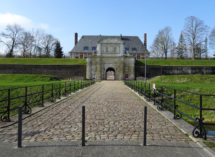 Exterior & Views, La ruche Arrageoise - Parking gratuit - Cozy - Grand lit - Long sejour, Pas-de-Calais