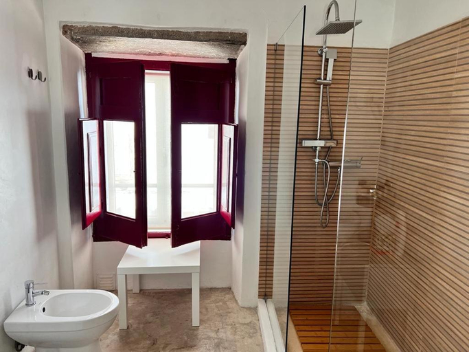 Bathroom 3, Slowly-Com Vagar, Mourão