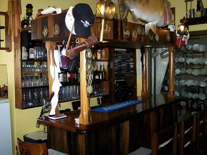Food & Drinks 5, Breeze Inn Guesthouse, Buffalo City