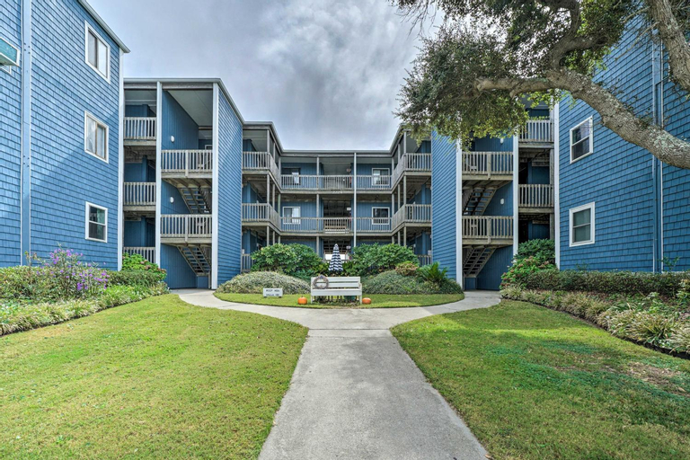Exterior & Views 1, Chic Oceanfront North Topsail Beach Condo with Deck, Onslow