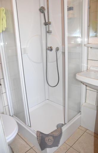 Bathroom 13