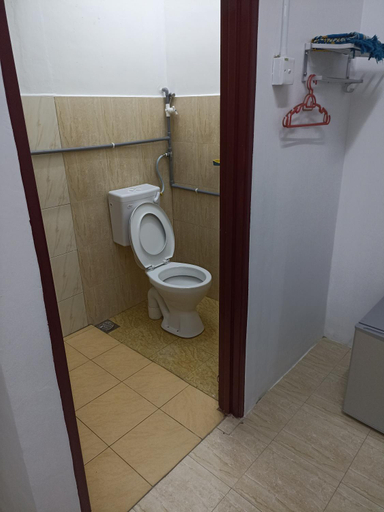Bathroom 5, Depulauserai Roomstays, Pekan
