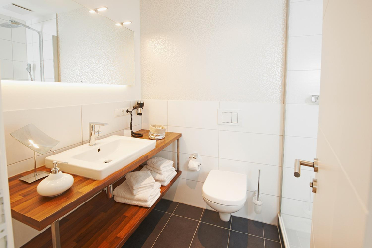 Bathroom 5, Hotel Nordwind, Wittmund