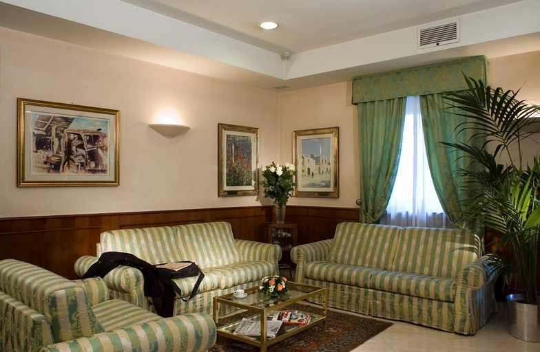 Others 2, Hotel Castle, Rome