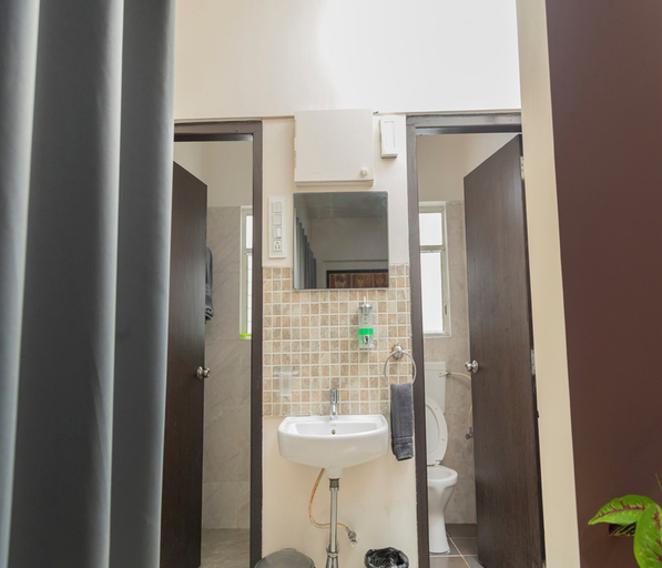 Bathroom 3, Copper 11 Service Apartments -SB Road, Shivaji Nagar, Pune, Pune