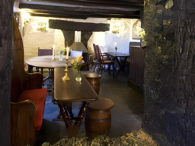 Food & Drinks 4, The Cott Inn, Devon