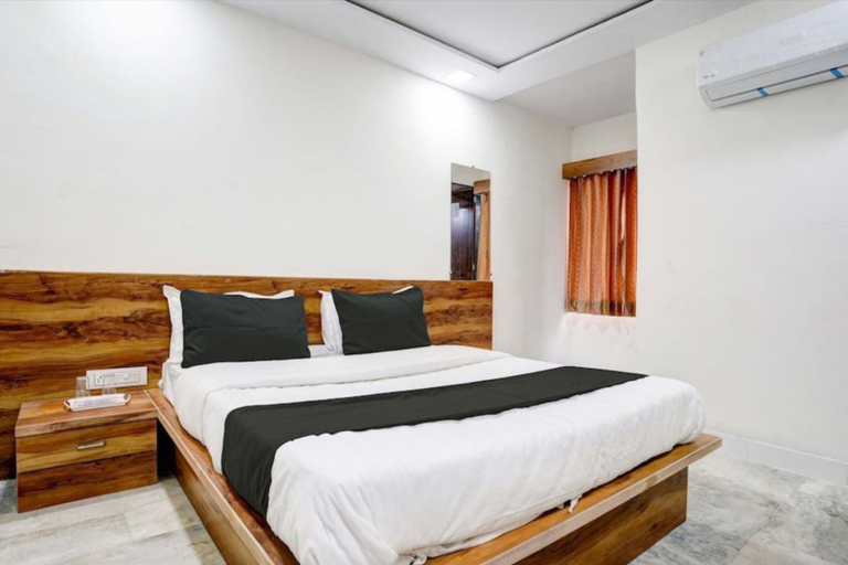 Bedroom 3, Goroomgo Apollo Vastrapur, Ahmadabad