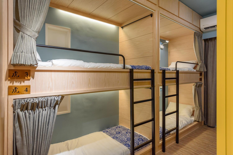 Bedroom 2, Santhosham Hostel, Yilan