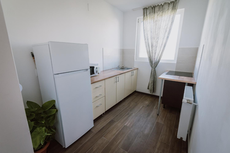 Others 2, Sunset Inn, Sangeorgiu De Mures