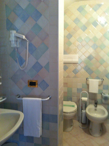 Bathroom 3, Hotel Villa Tiziana, Venezia