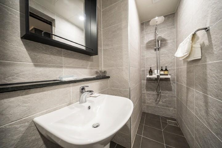 Bathroom 8